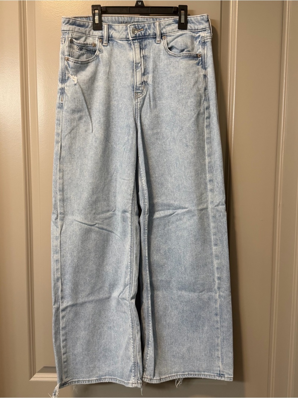 American Eagle Super High Rise Baggy Wide Leg Light Wash Stretchy Jeans 8 Short